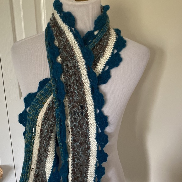 Beautiful woven scarf, deep, teal color with white lace - Picture 1 of 5